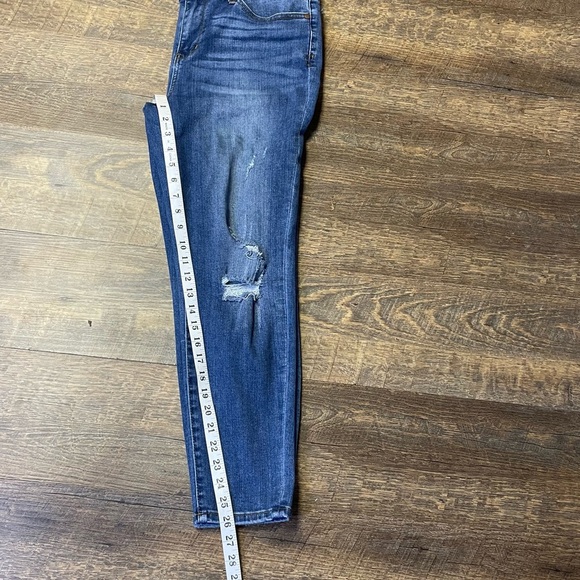 Judy Blue Relaxed Fit Womens Size 32 JB8271 Mid-Rise Blue Denim Jeans Distressed - Picture 8 of 10